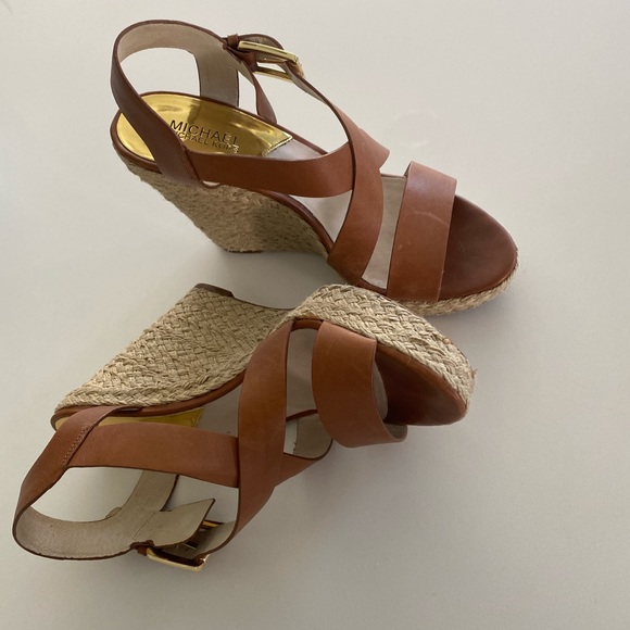 Michael Kors Giovanna brown leather wedge - Picture 3 of 6